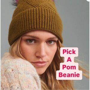 EC Anthropologie Beanie hat with faux fur detachable Pom olive green & black